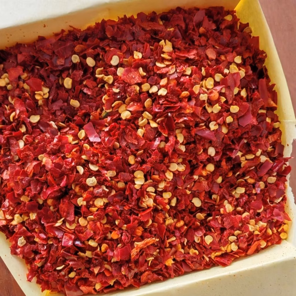 red dry paprika smoked chilly crushed chilli flakes natural pure powder raw food ingredients